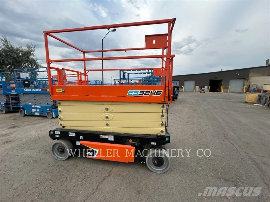 JLG ES3246 Ножични работни платформи