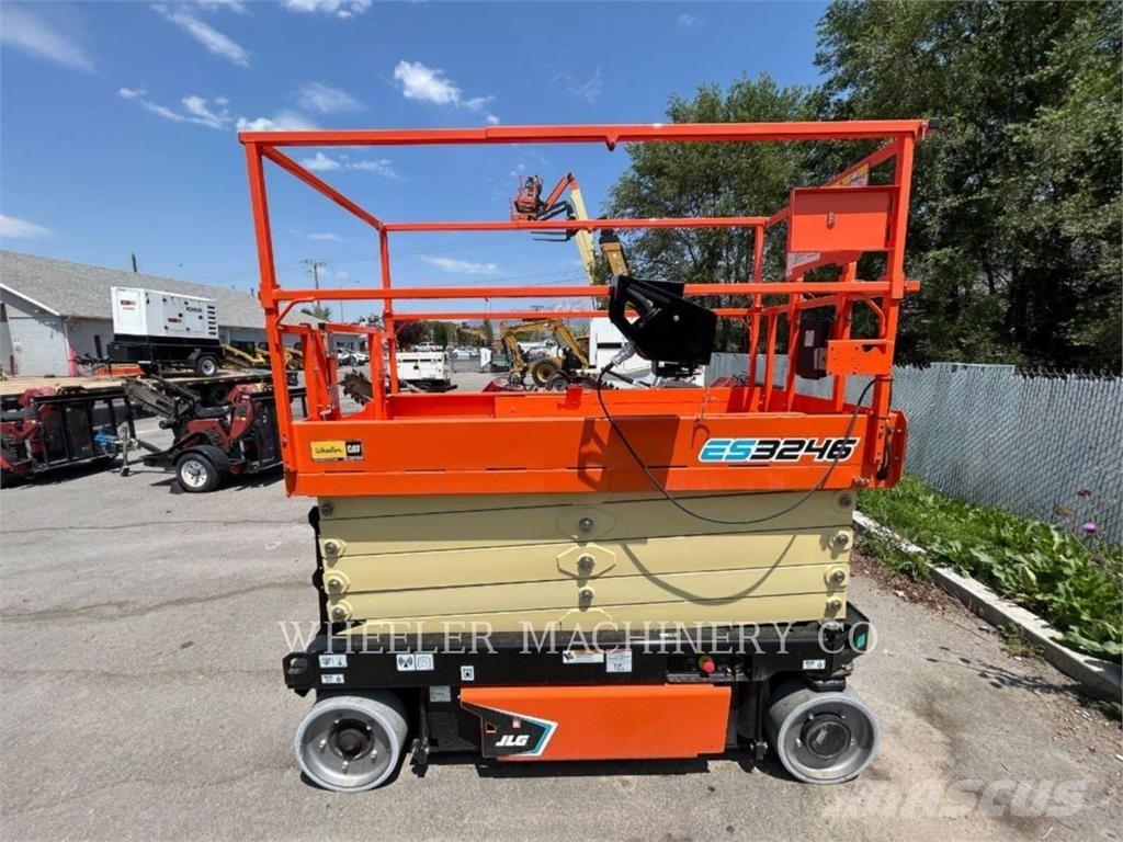 JLG ES3246 Ножични работни платформи