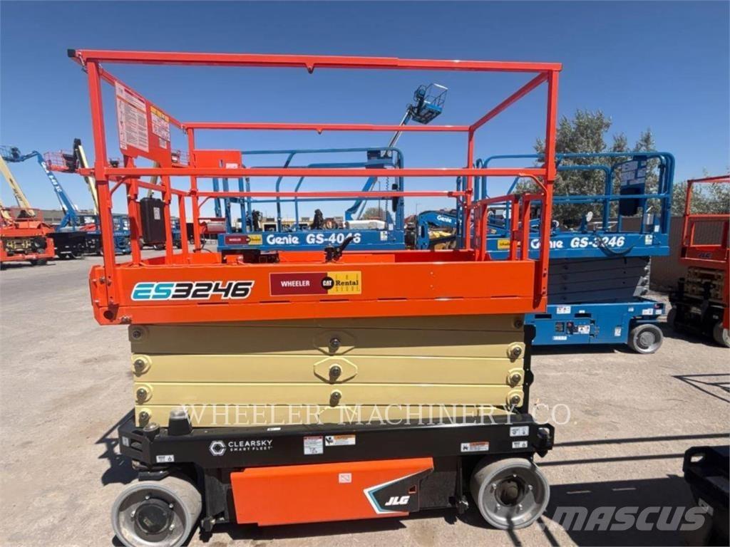 JLG ES3246 Ножични работни платформи