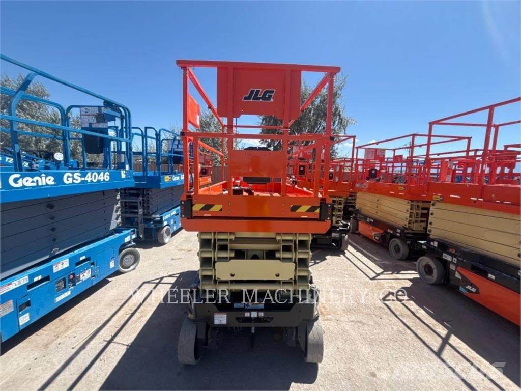 JLG ES3246 Ножични работни платформи