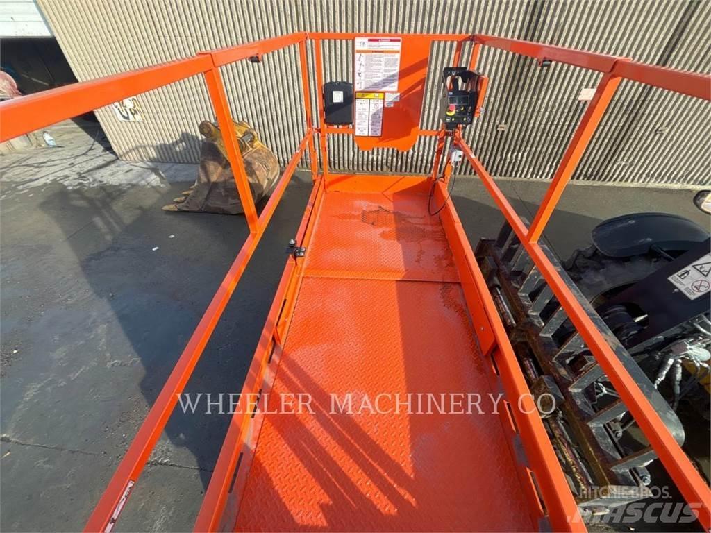 JLG R4045 Ножични работни платформи