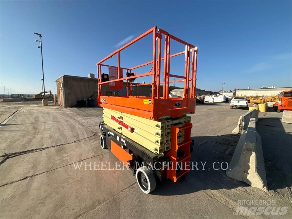 JLG R4045 Ножични работни платформи
