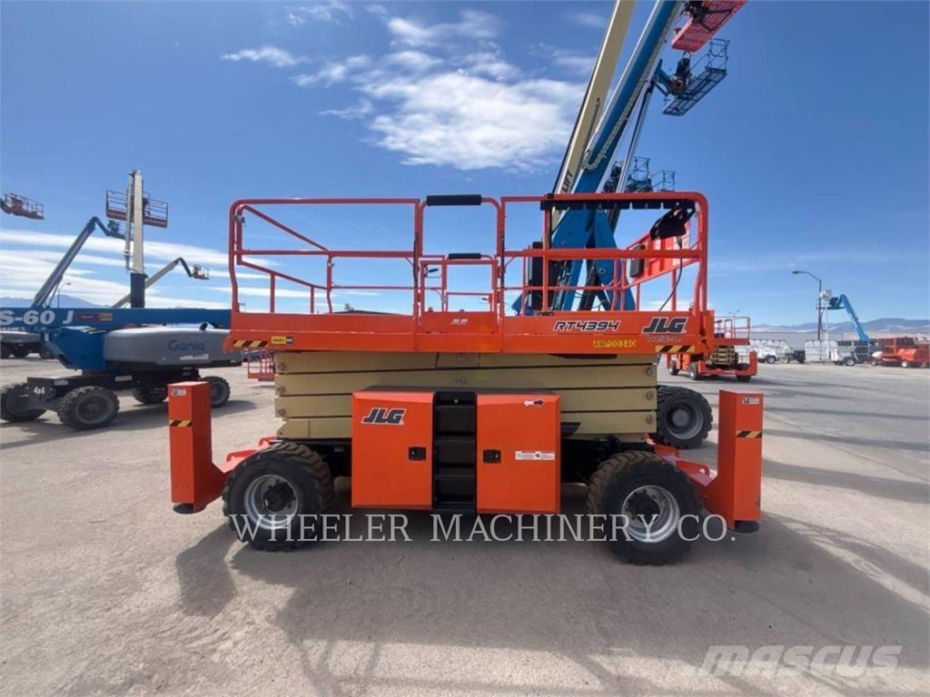 JLG RT4394 Ножични работни платформи