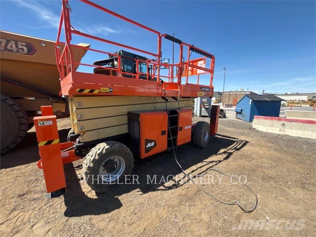 JLG RT4394 Ножични работни платформи