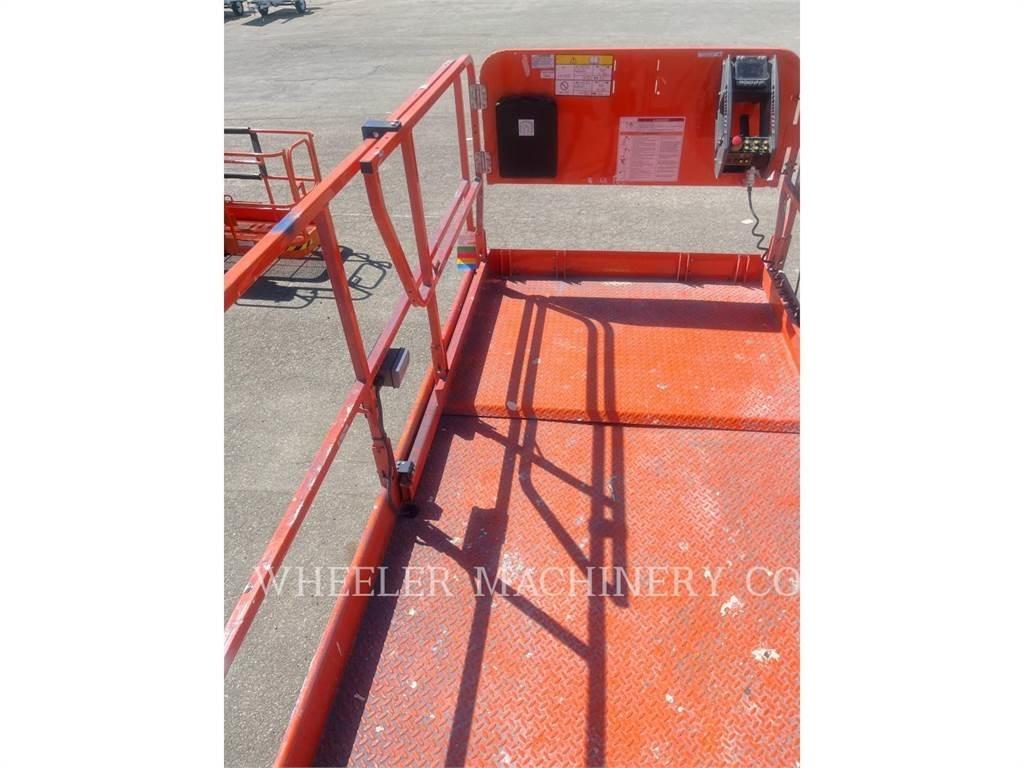 JLG RT4769 Ножични работни платформи