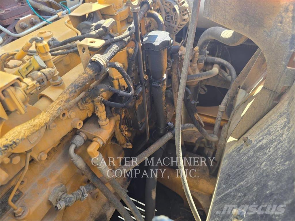 John Deere 210G Верижен екскаватор