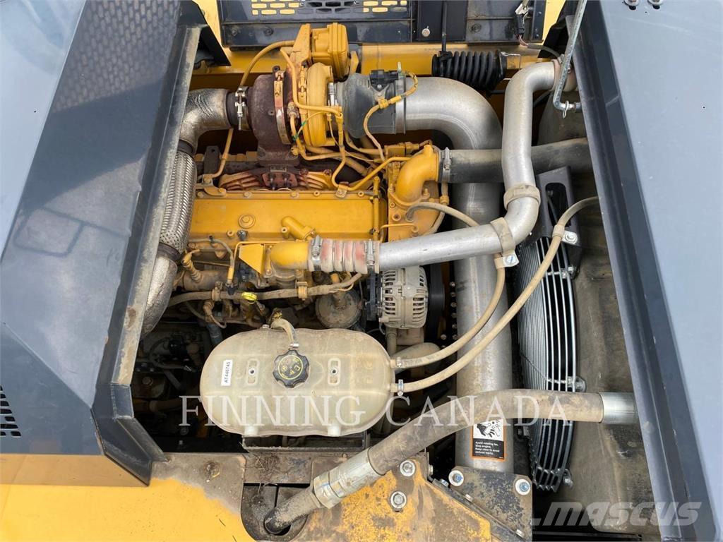 John Deere 210G Верижен екскаватор