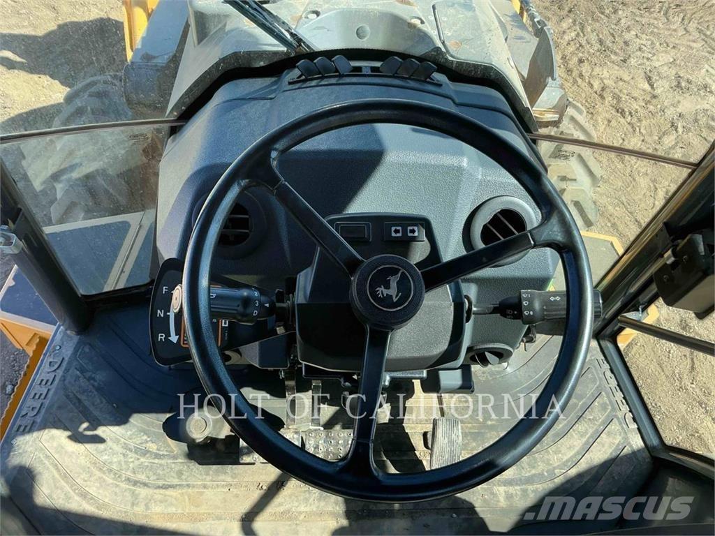 John Deere 310SL HL Товарач със заден ексватор