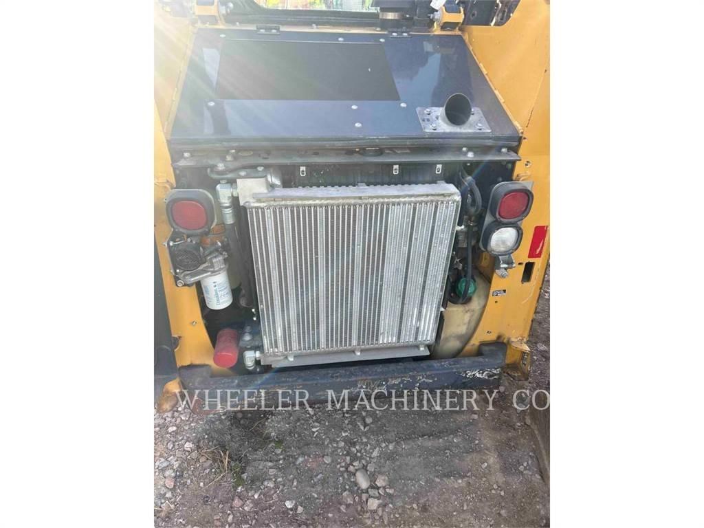 John Deere 318G Мини товарачи
