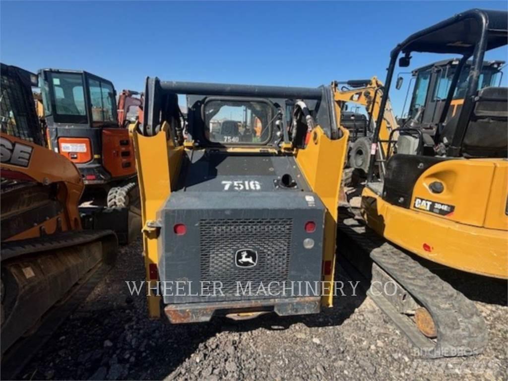 John Deere 318G SSL Мини товарачи
