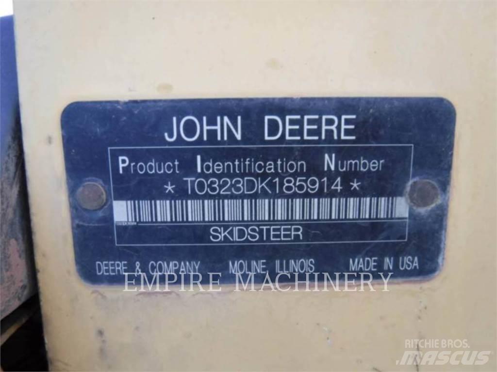 John Deere 323D Мини товарачи
