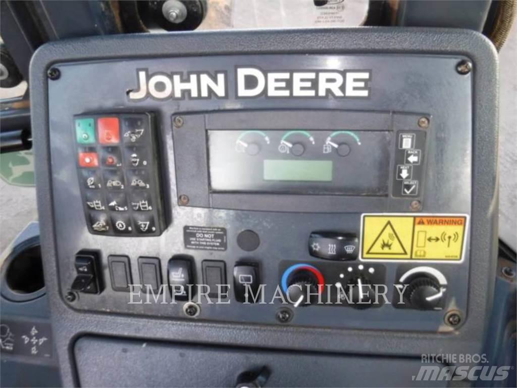John Deere 410L Товарач със заден ексватор