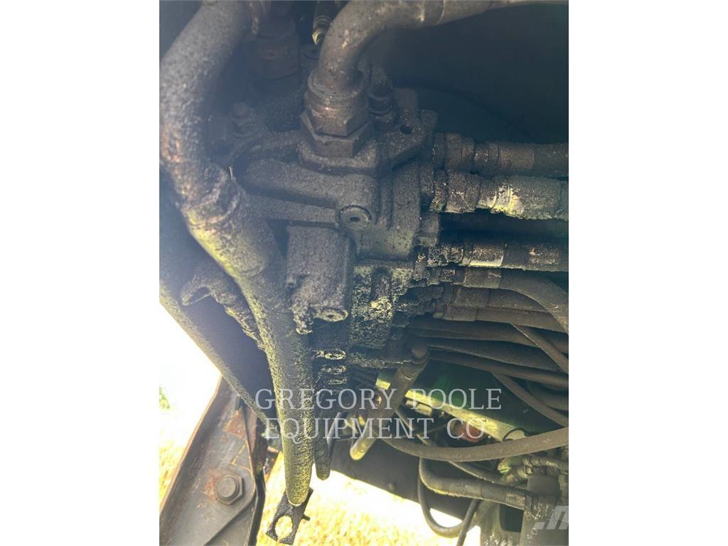 John Deere 437D Товарачи с наклонена стрела
