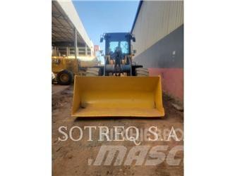 John Deere 524K Колесни товарачи