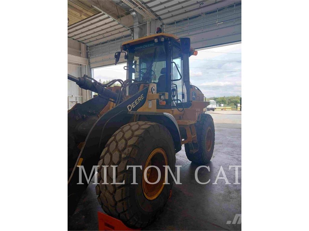 John Deere 524P Колесни товарачи