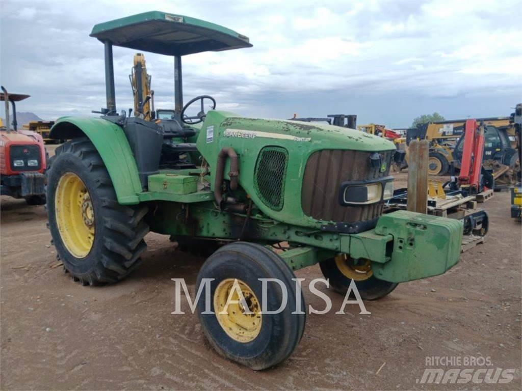 John Deere 6415 Трактори