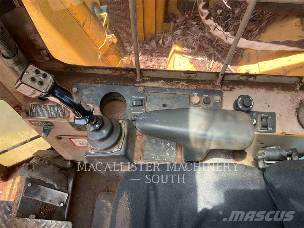 John Deere 653E Секачи
