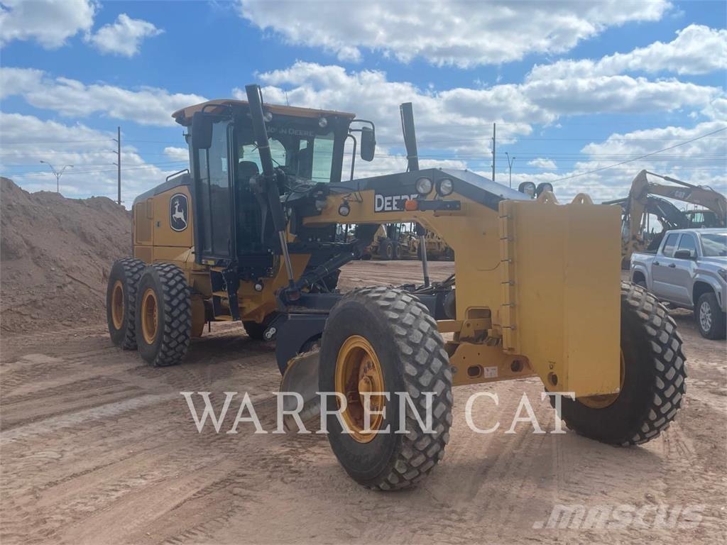 John Deere 670 Грейдери