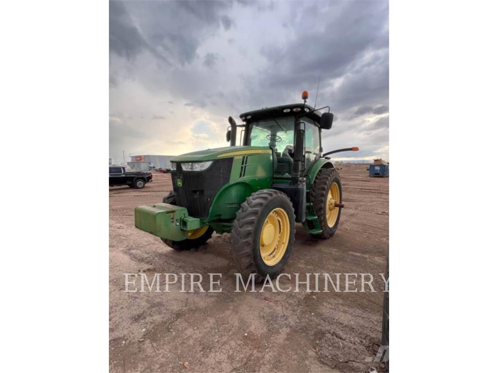 John Deere 7215R Трактори
