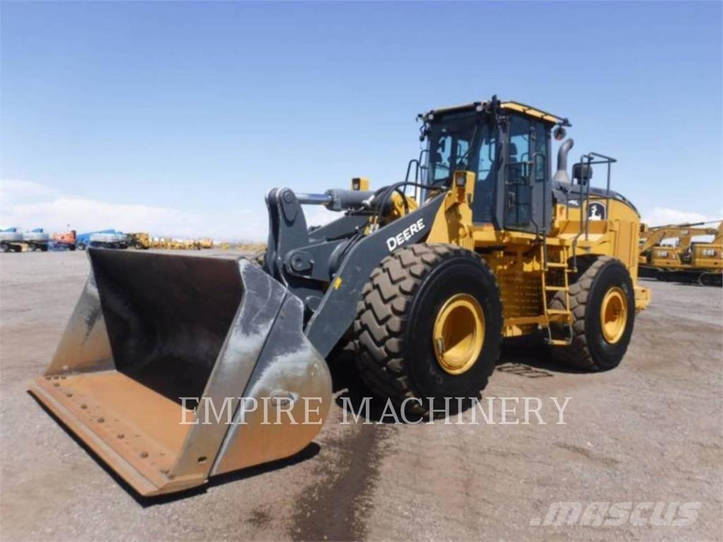 John Deere 744L Колесни товарачи