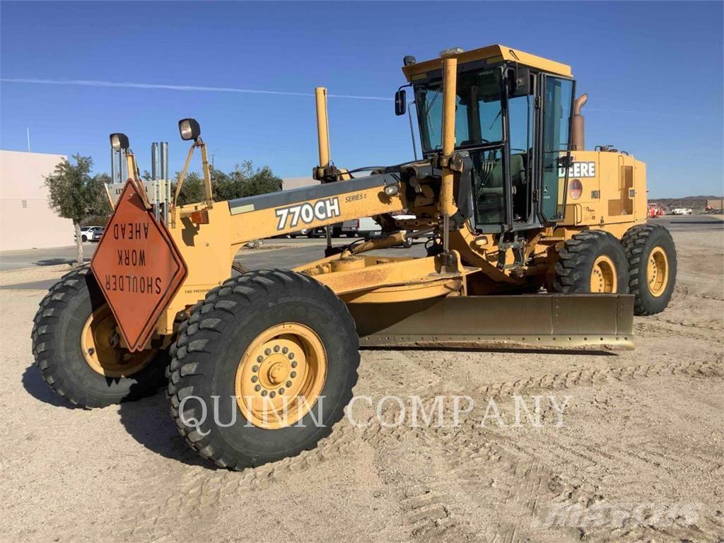 John Deere 770CH Грейдери