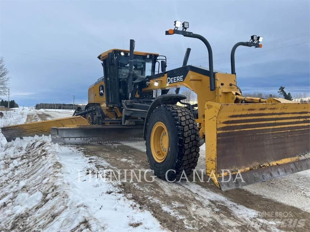 John Deere 772GP Грейдери