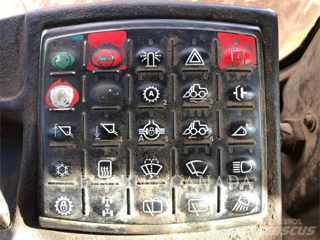 John Deere 844K Колесни товарачи