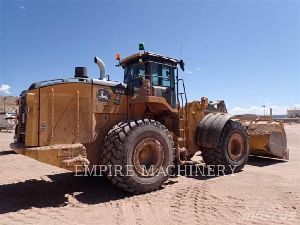 John Deere 844P Колесни товарачи