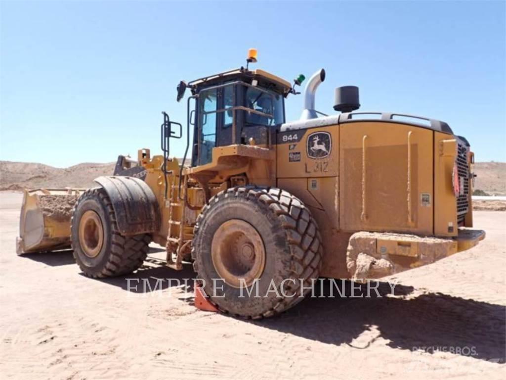 John Deere 844P Колесни товарачи