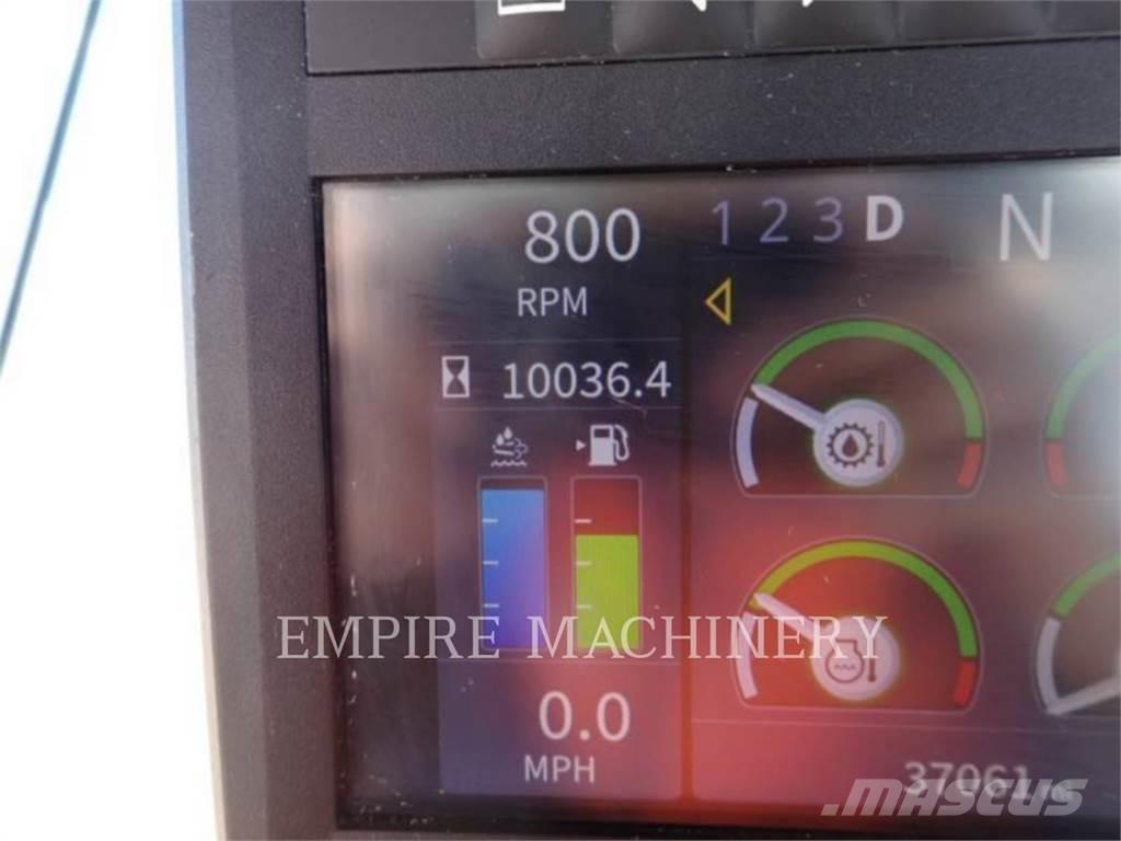 John Deere 844P Колесни товарачи