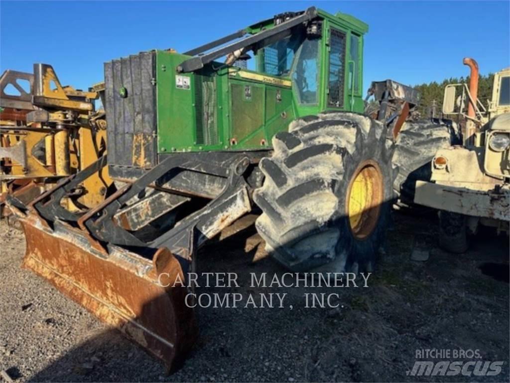 John Deere 848H Скидери
