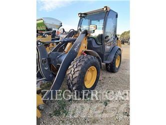 John Deere & CO. 304L Колесни товарачи