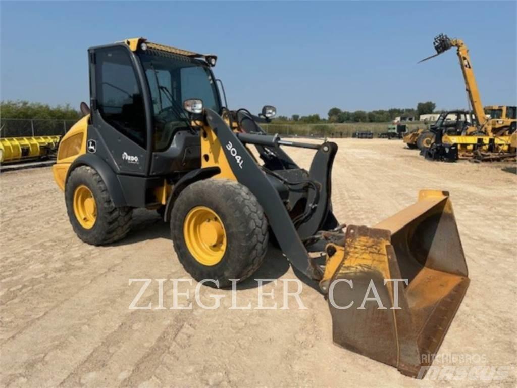 John Deere & CO. 304L Колесни товарачи