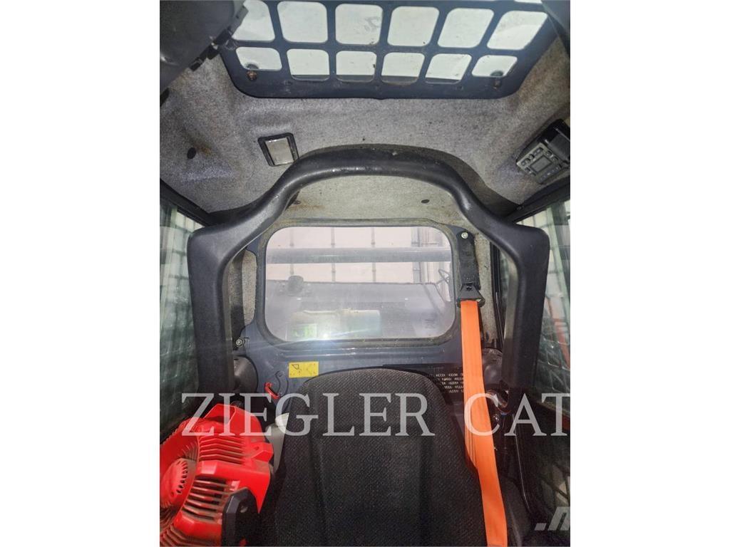 John Deere & CO. 318G Мини товарачи
