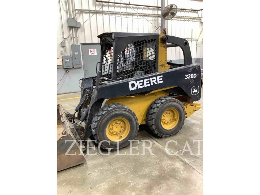 John Deere & CO. 320 D Мини товарачи
