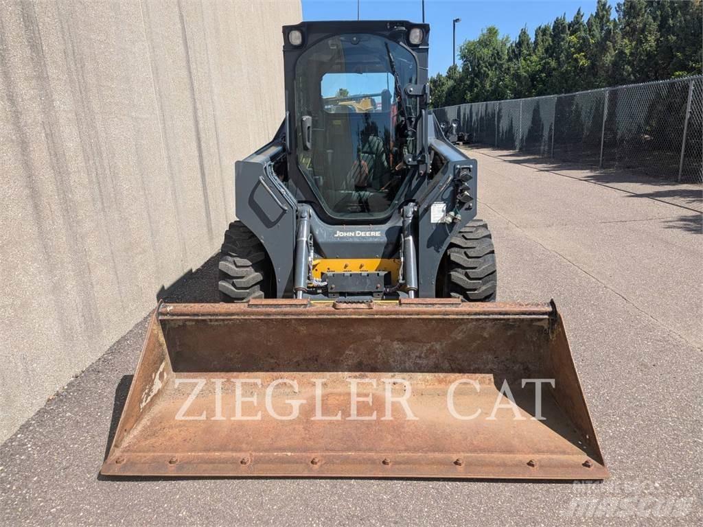 John Deere & CO. 320G Мини товарачи
