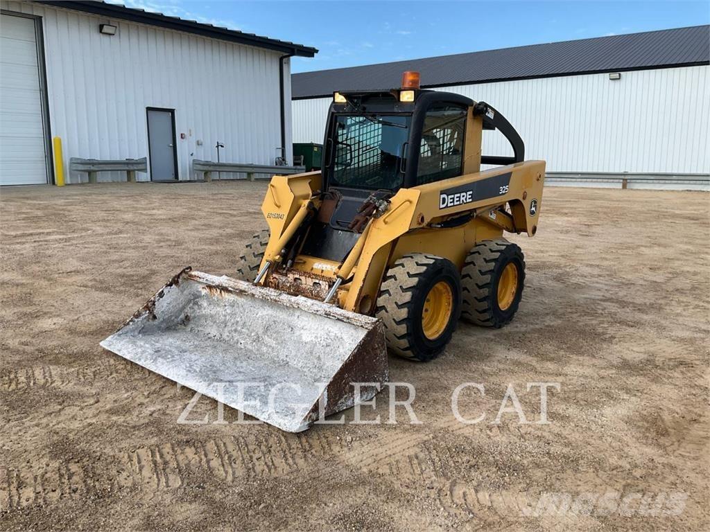 John Deere & CO. 325 Мини товарачи
