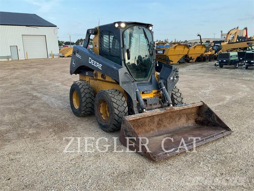 John Deere & CO. 330G Верижен товарач
