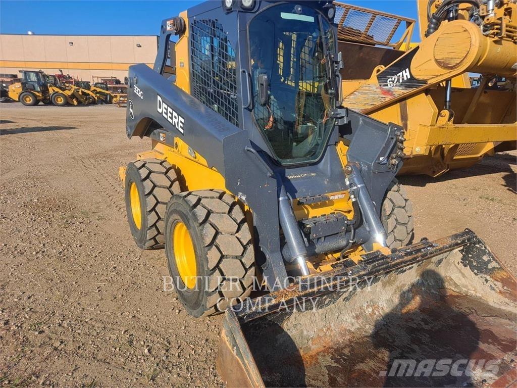 John Deere & CO. 332G Мини товарачи
