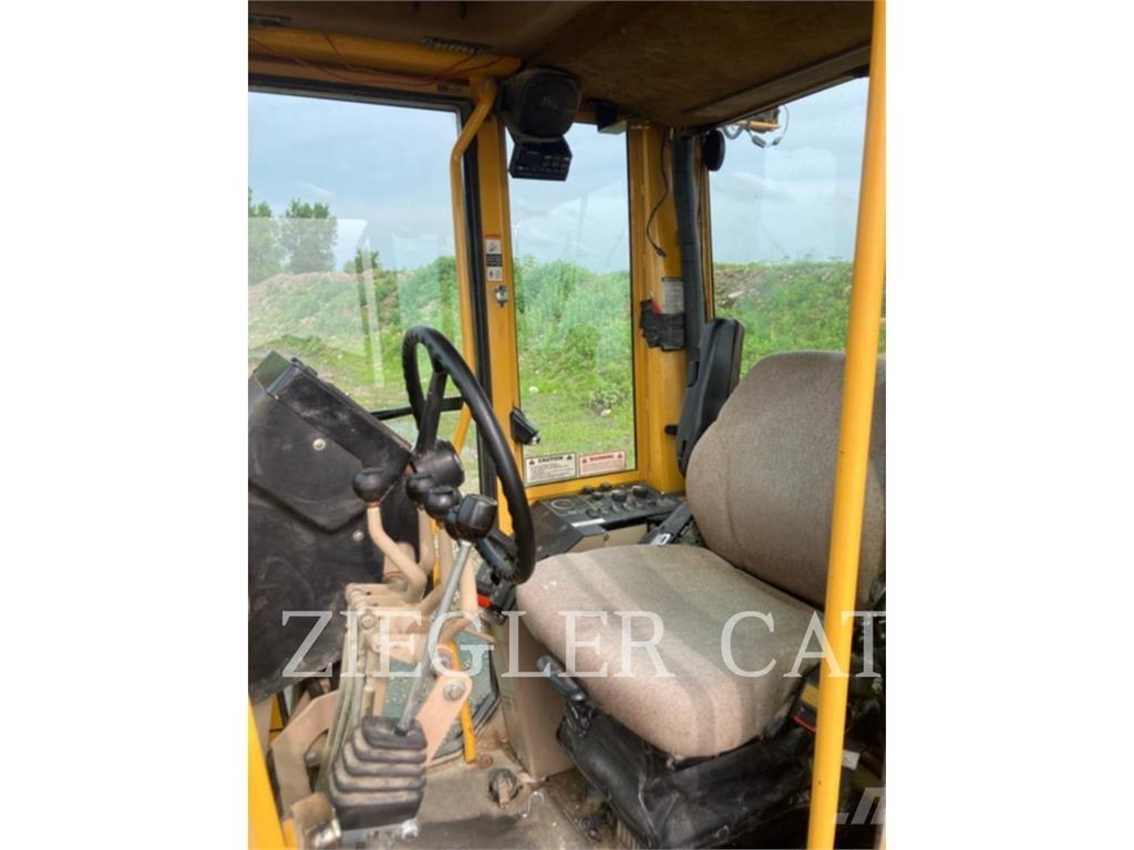 John Deere & CO. 770CH Грейдери
