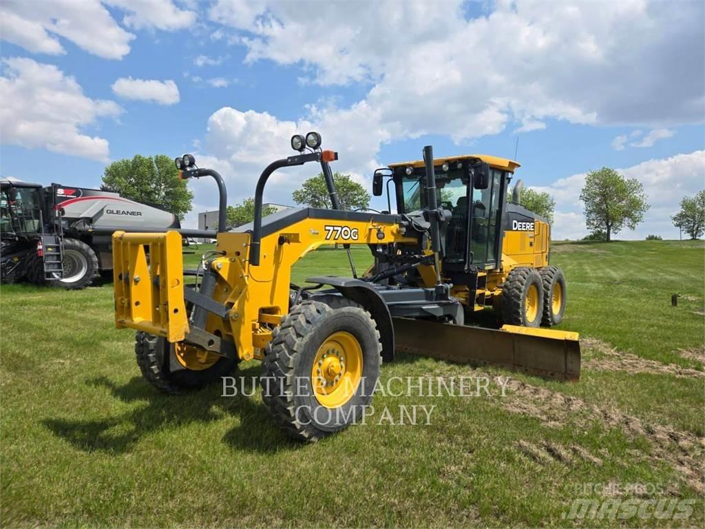John Deere & CO. 770G Грейдери