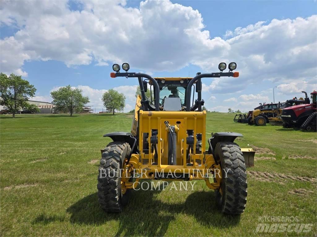 John Deere & CO. 770G Грейдери