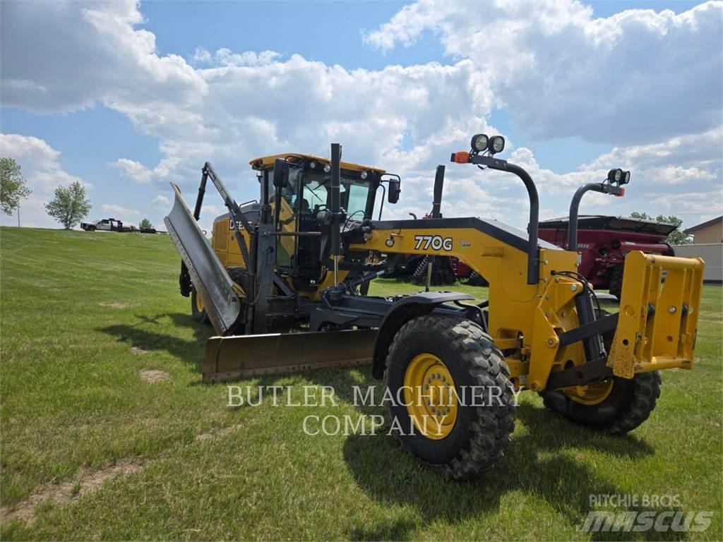 John Deere & CO. 770G Грейдери
