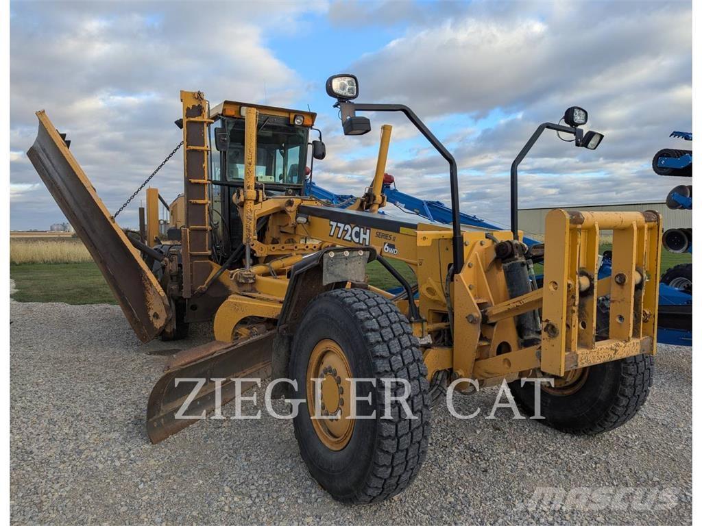 John Deere & CO. 772CH Грейдери