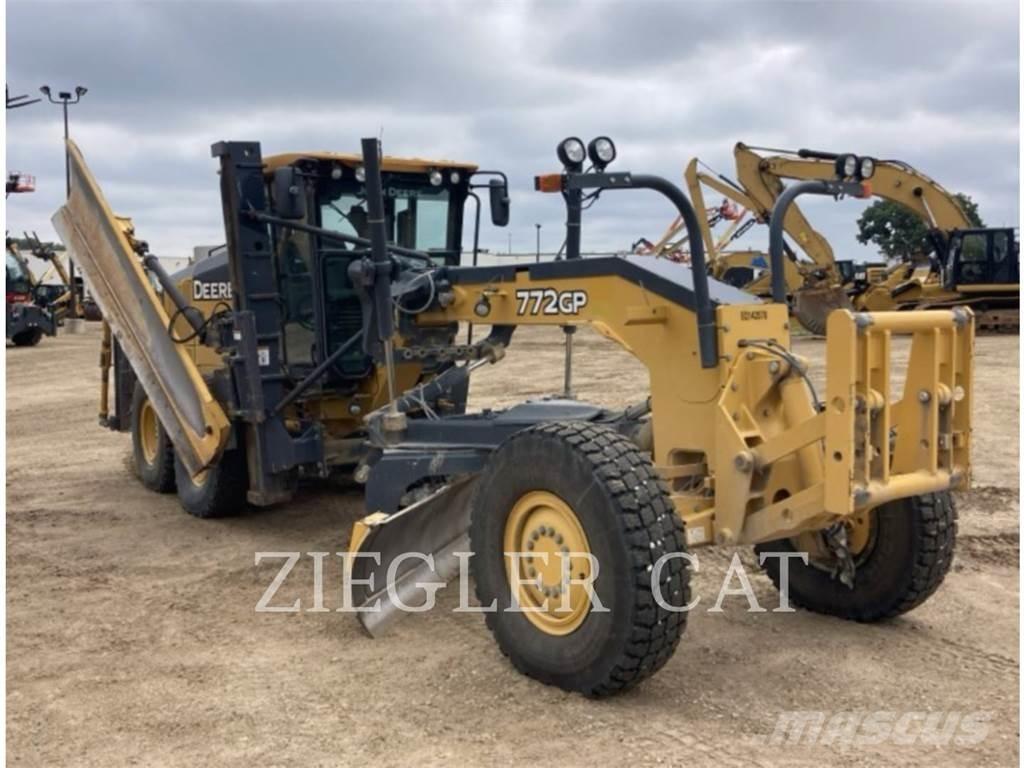 John Deere & CO. 772GP Грейдери