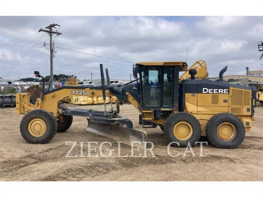John Deere & CO. 772GP Грейдери