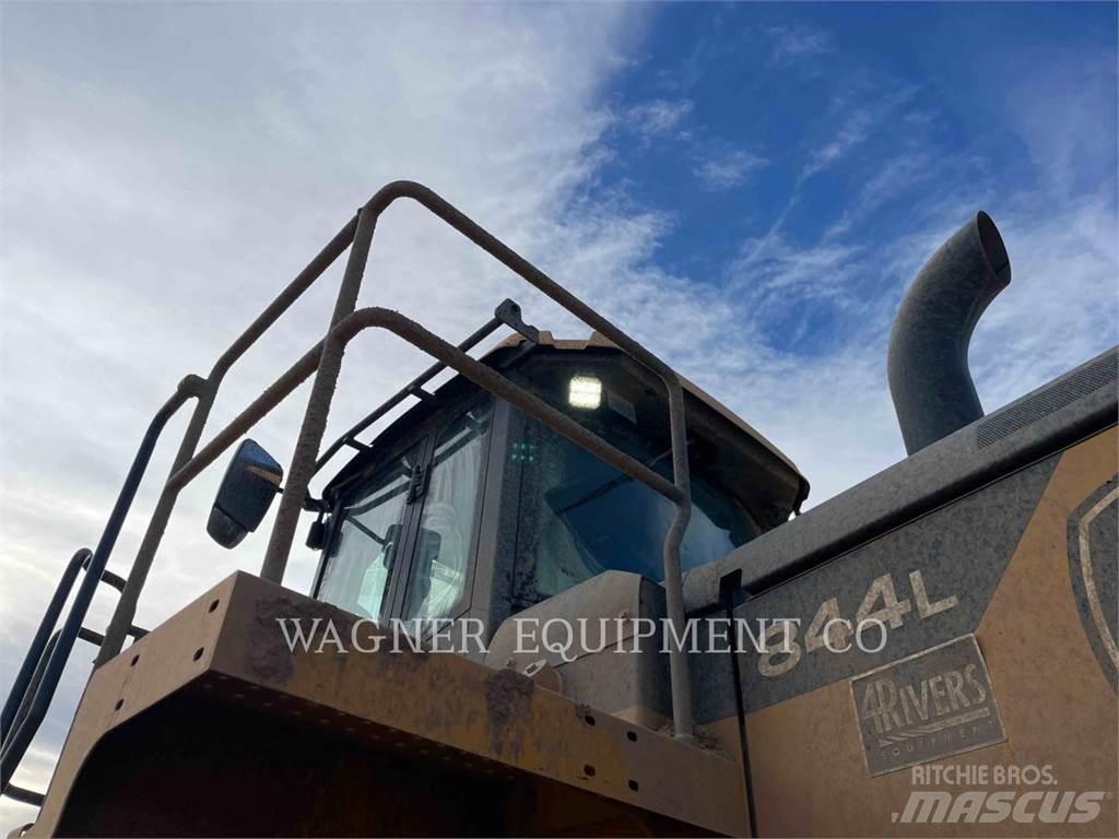 John Deere & CO. 844L Колесни товарачи