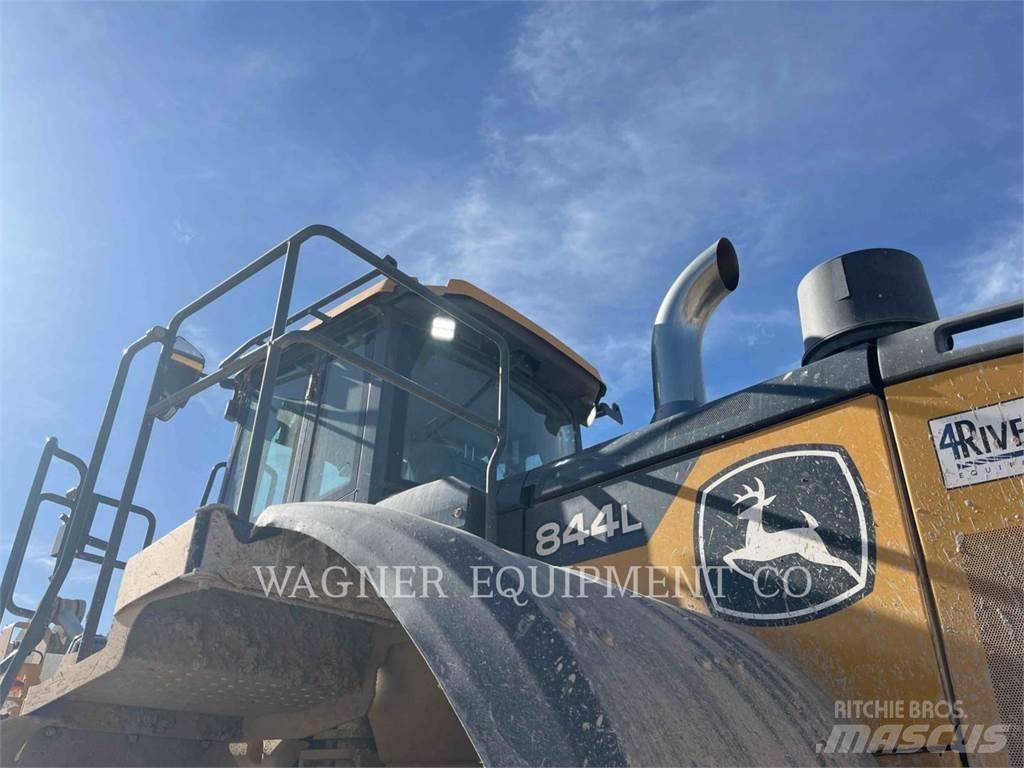 John Deere & CO. 844L AG Колесни товарачи