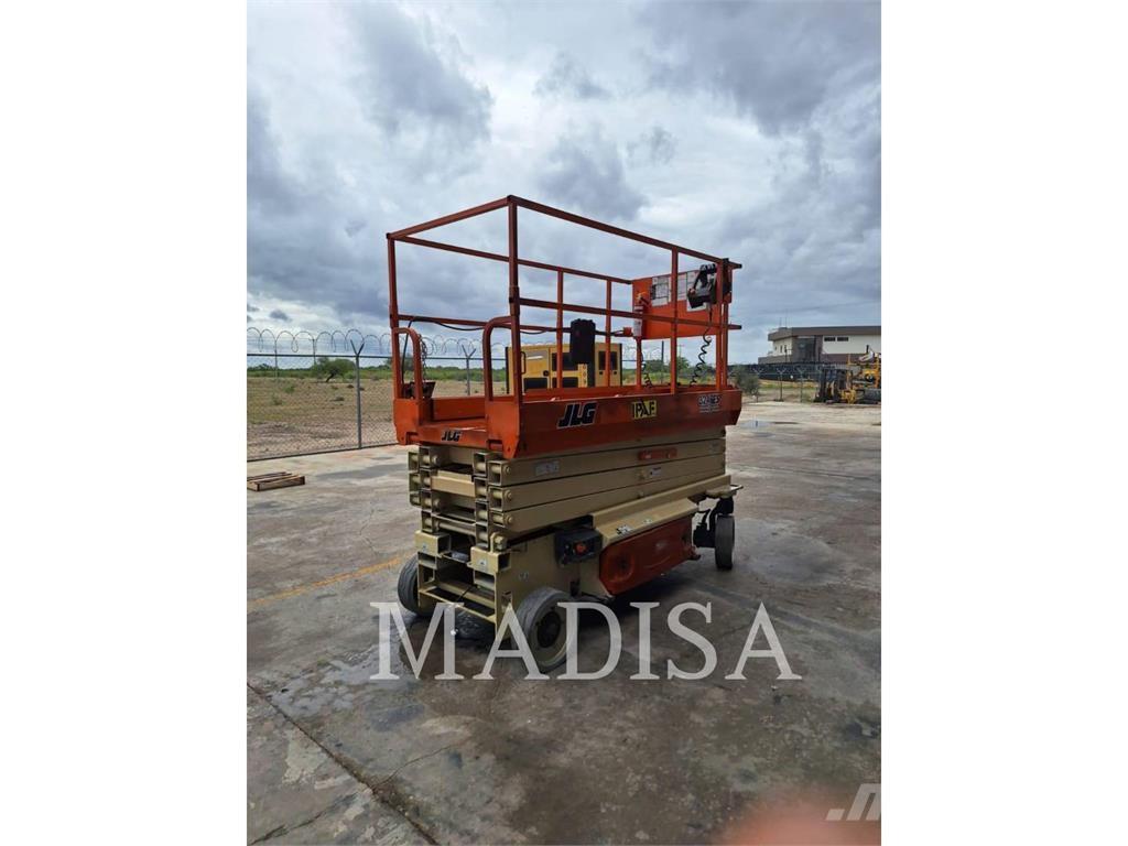 Jungheinrich 3246ES Ножични работни платформи