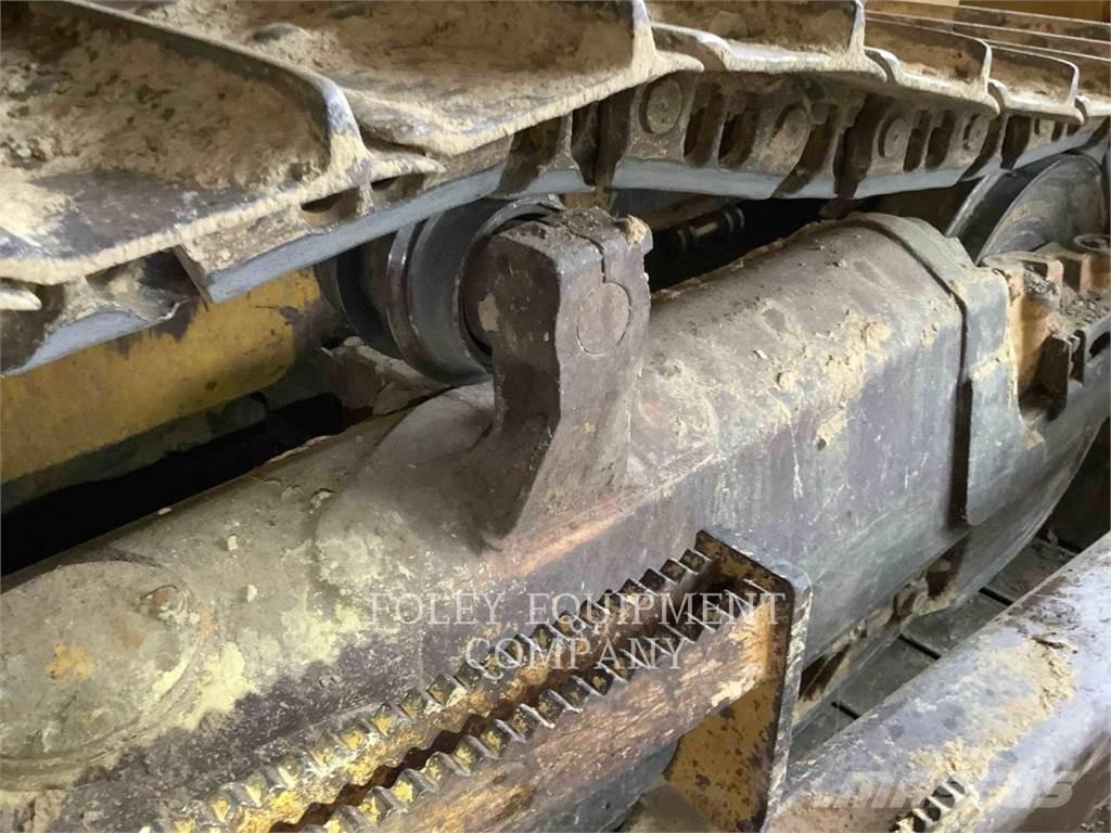 Komatsu D65EX17 Верижни булдозери
